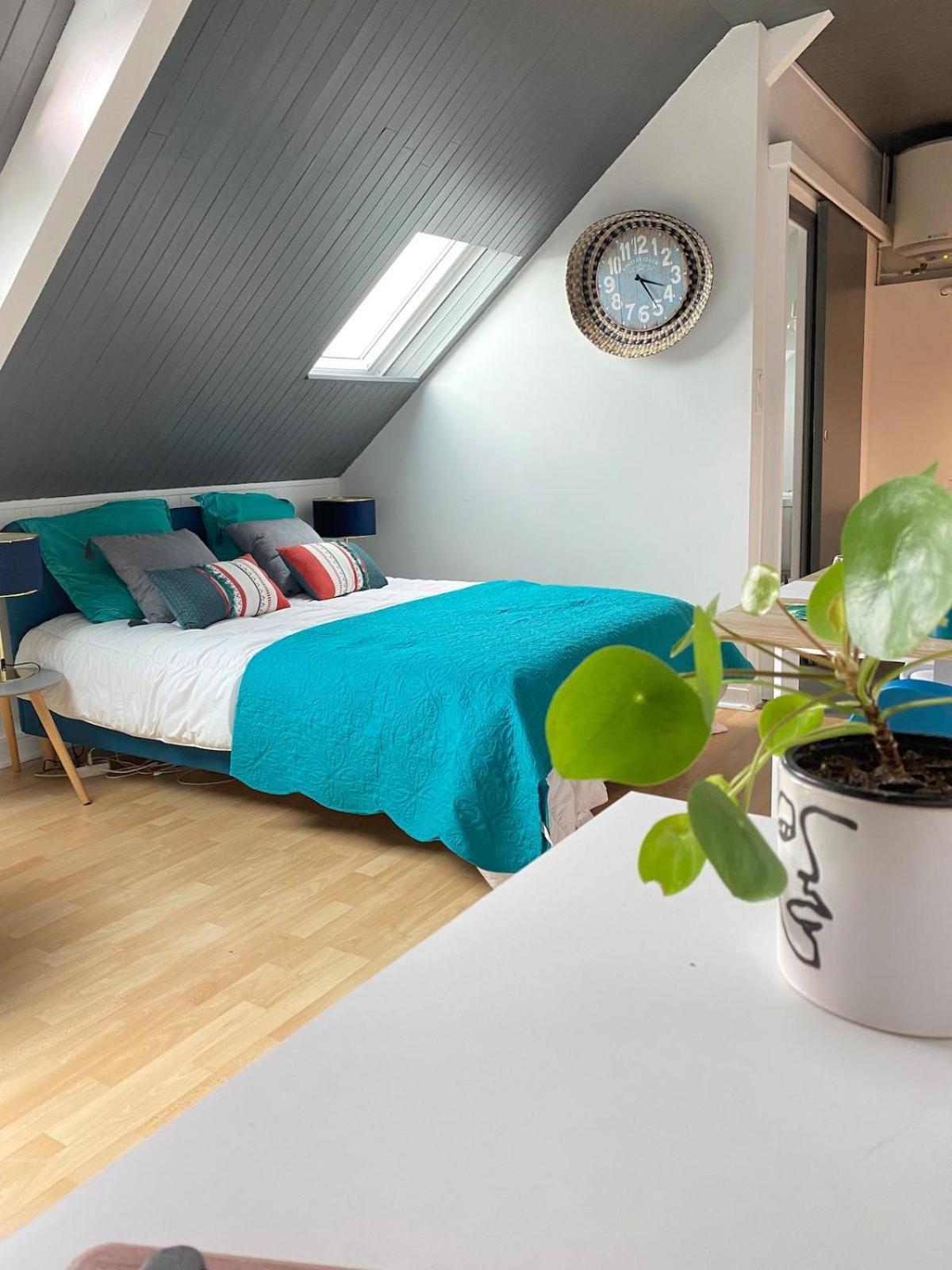 Agreable Cocon Sous Les Toits - Parking - Wifi Apartment Pleneuf-Val-Andre Exterior photo